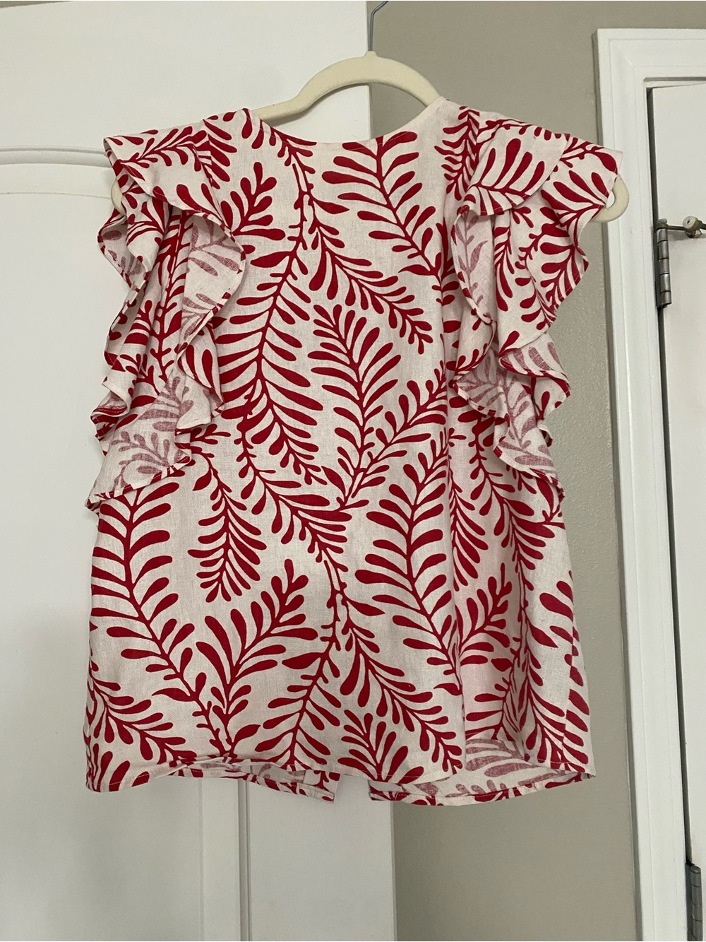 Who What Wear White and Red Ruffled Sleeveless Top